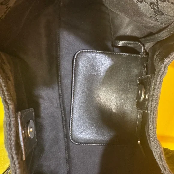Gucci Black Monogram Tote hand bag comes with personal wallet in good condition - Picture 6 of 16